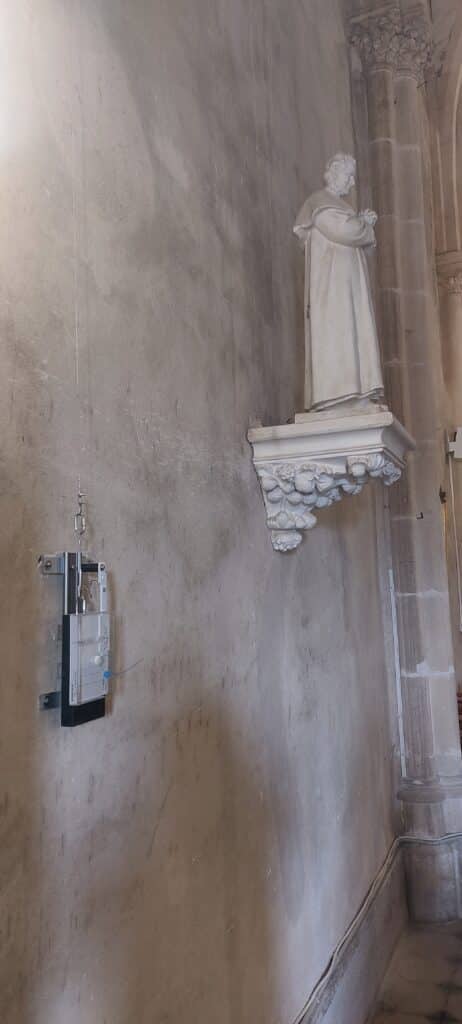 G20 mechanical extensometer installation