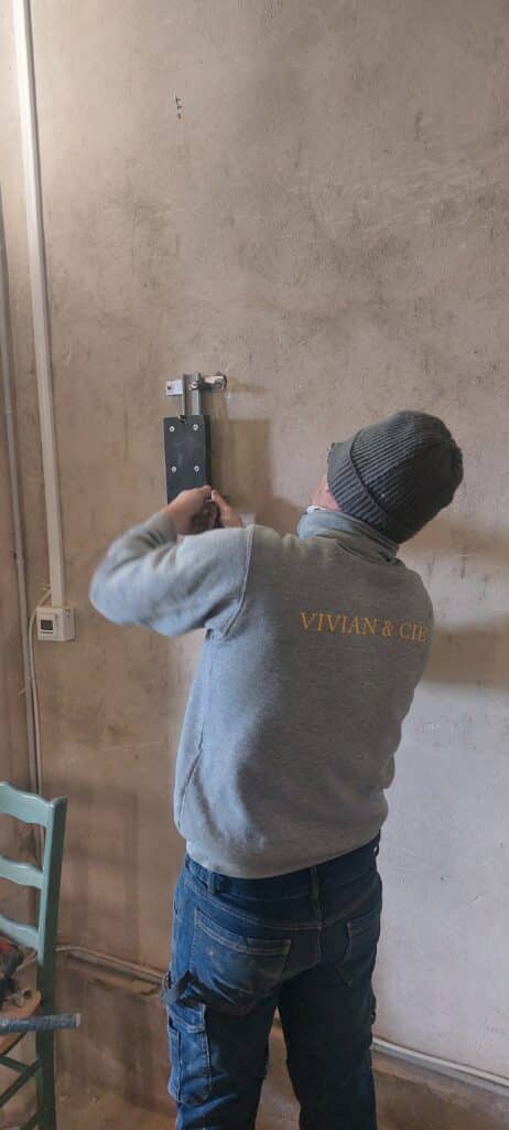 G20 mechanical extensometer installation by Vivian et Cie