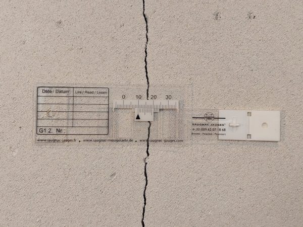 G1.2 transparent gauge for crack monitoring