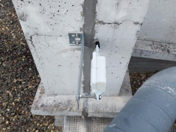 Remote misalignment kit for R1 connected crack monitor
