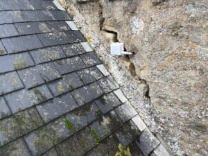 R1 crackmeter on a church