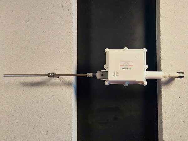 Extension for R1 remote crackmeter