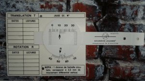 G6 gauge correctly positioned with vernier T between 10-11 and vernier R between 50-51